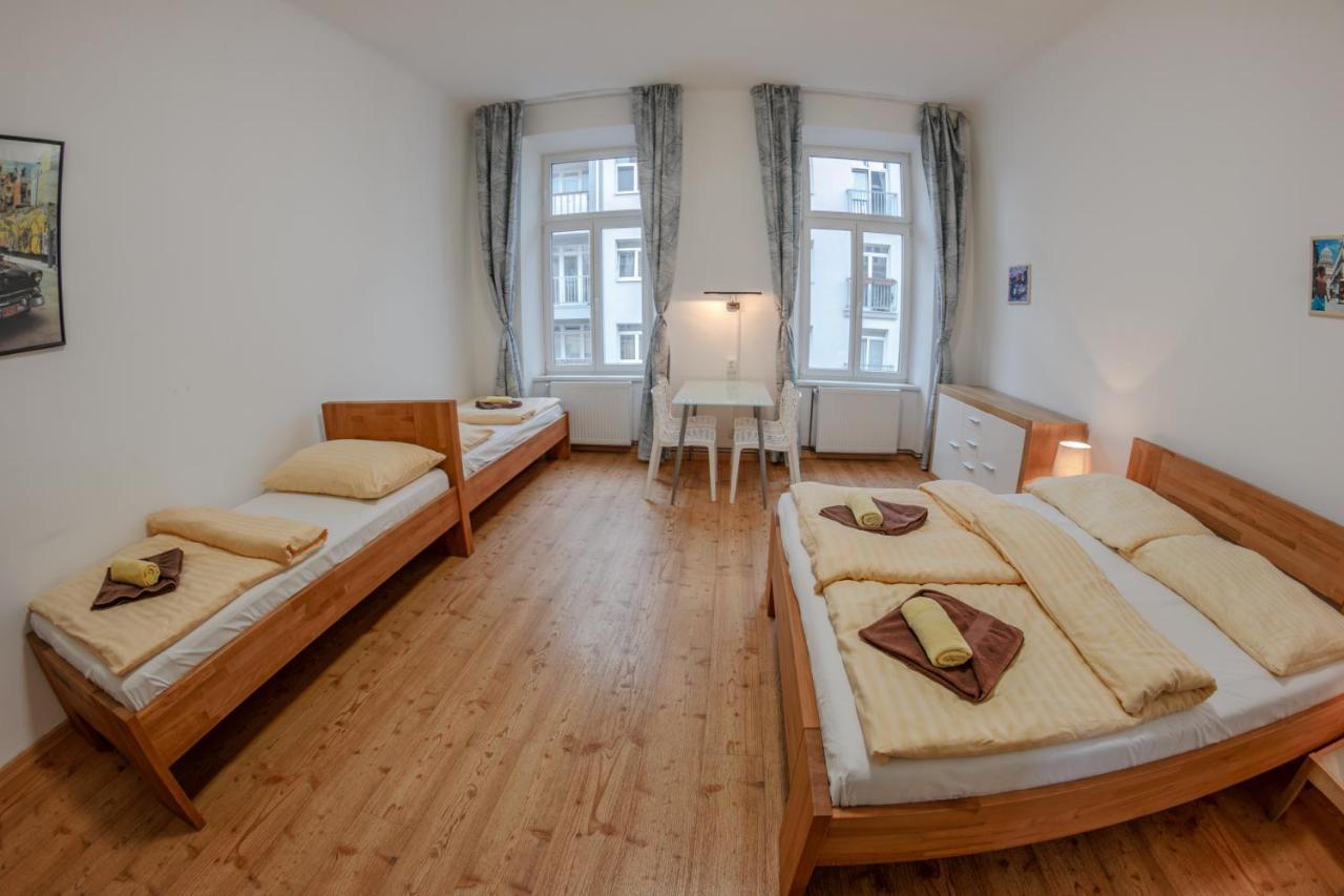 Cuba Bar & Hostel Ceske Budejovice Eksteriør bilde