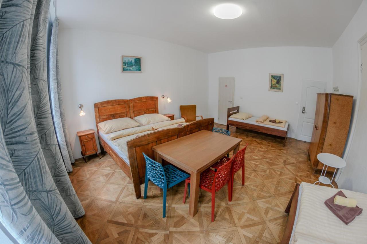 Cuba Bar & Hostel Ceske Budejovice Eksteriør bilde