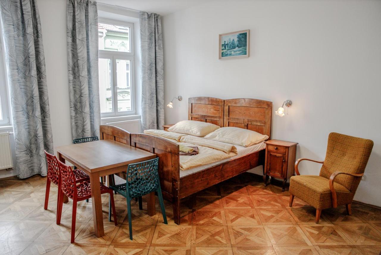 Cuba Bar & Hostel Ceske Budejovice Eksteriør bilde