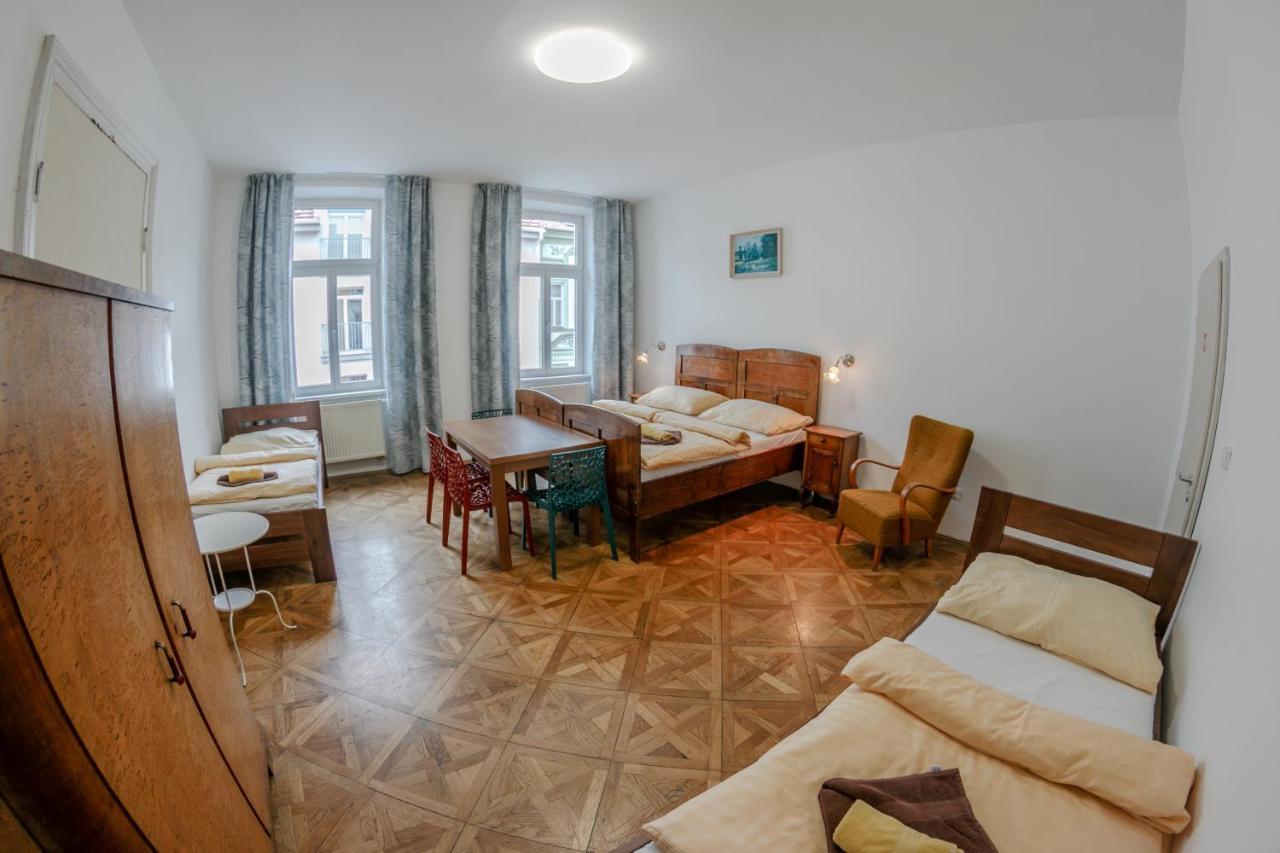 Cuba Bar & Hostel Ceske Budejovice Eksteriør bilde