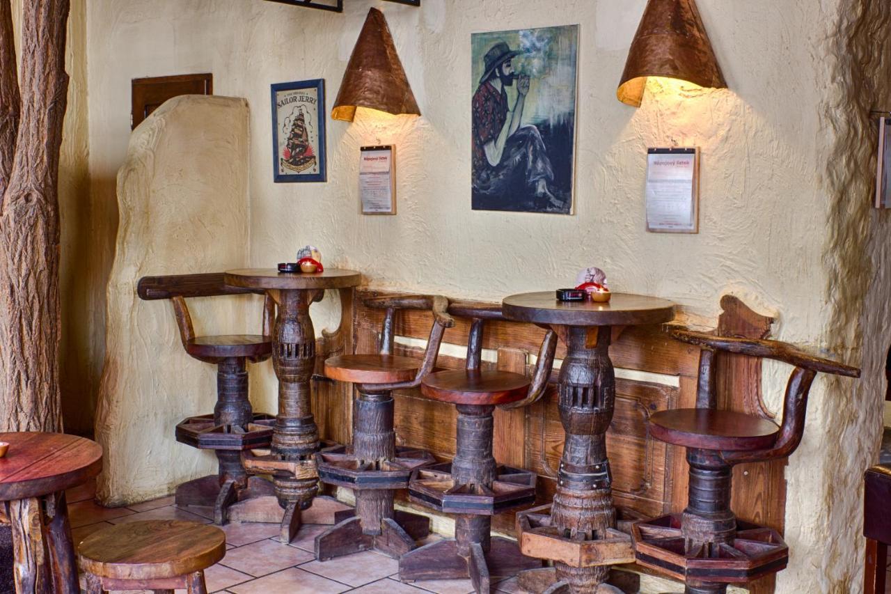 Cuba Bar & Hostel Ceske Budejovice Eksteriør bilde