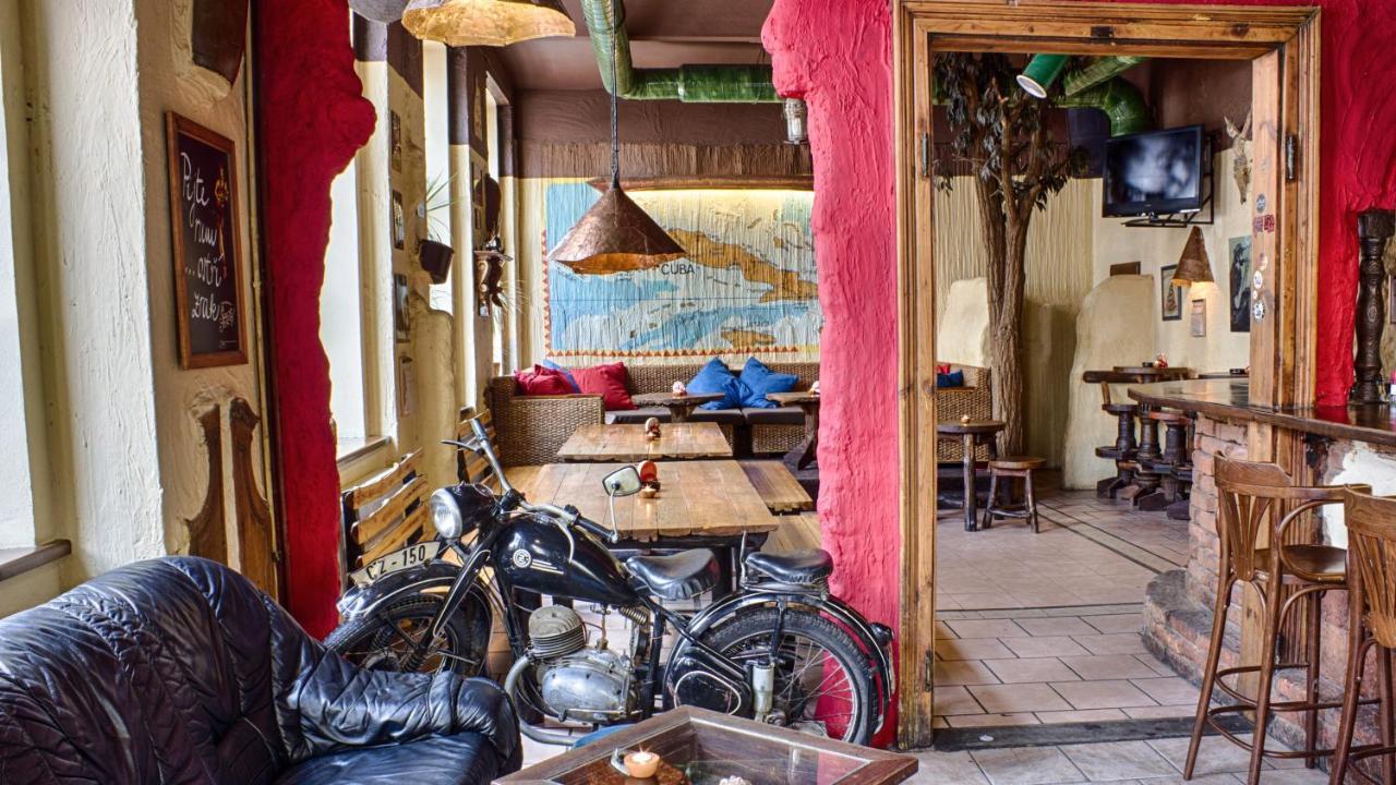 Cuba Bar & Hostel Ceske Budejovice Eksteriør bilde