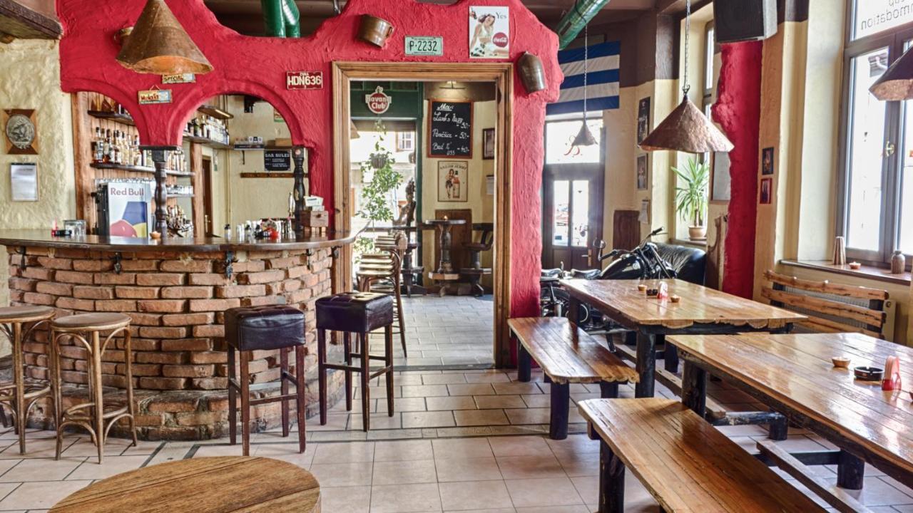Cuba Bar & Hostel Ceske Budejovice Eksteriør bilde